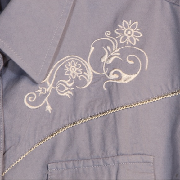 Back in the Saddle Blue Pearl Snapdown Western Embroidered Denim Top NWOT - Picture 5 of 7